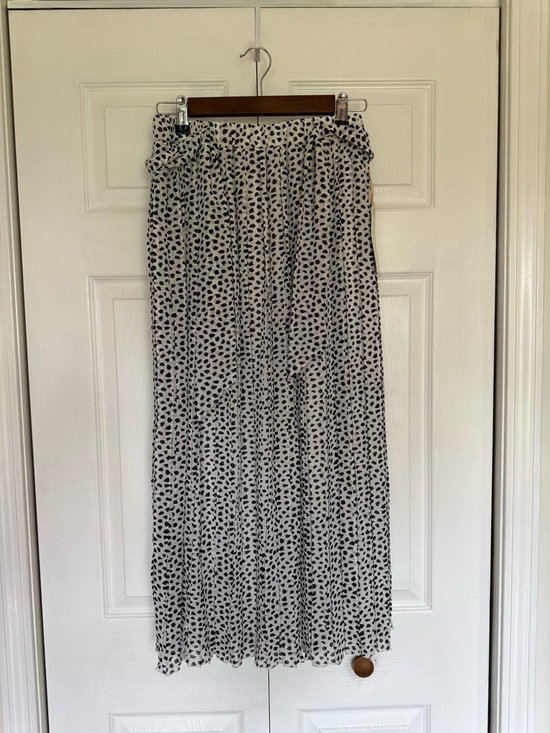 Joie Dresses & Skirts - Pleated Dot Print Madi Skirt black white Size Small